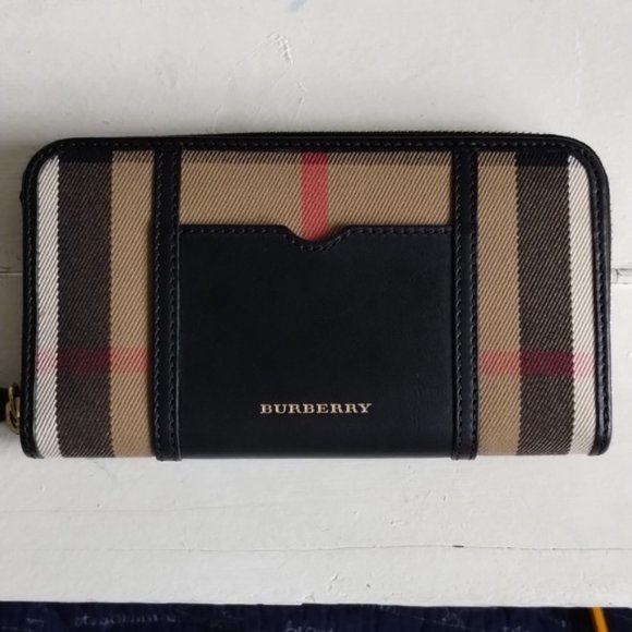 Burberry Wallet - Picture 1 of 8